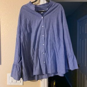Chambray button down blouse.